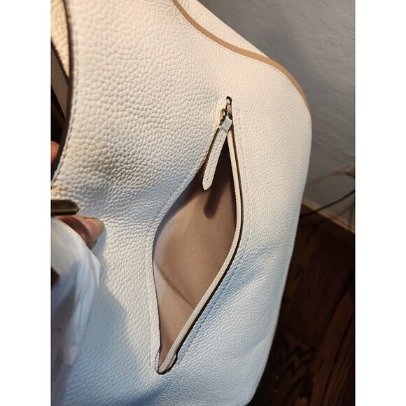 Chic Kate Spade White & Tan Pebbled Leather Shoulder Bag - Picture 7 of 11